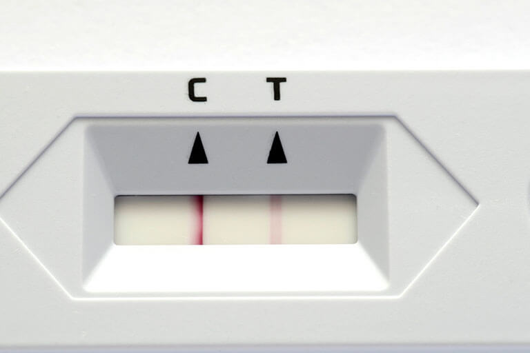 コロナ検査キットは薄い線でも陽性！結果の正しい見方・解釈と対処法を解説